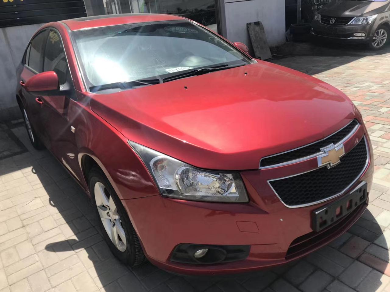 2010买购买的雪佛兰科鲁兹,整体外观设计很稳重,侧面的贯穿