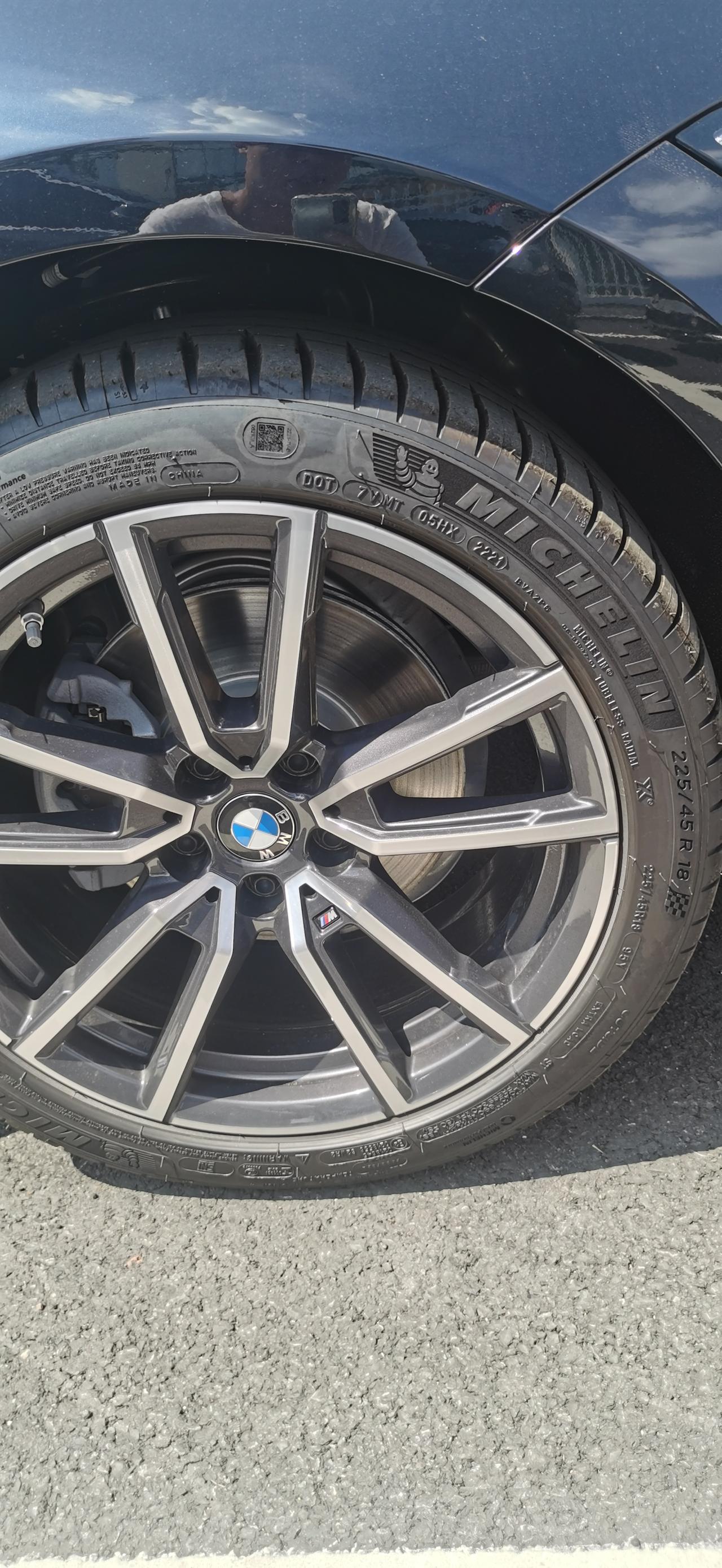 8月中定车,月底提车,米其林轮胎应该不错_宝马3系车友圈_懂车帝