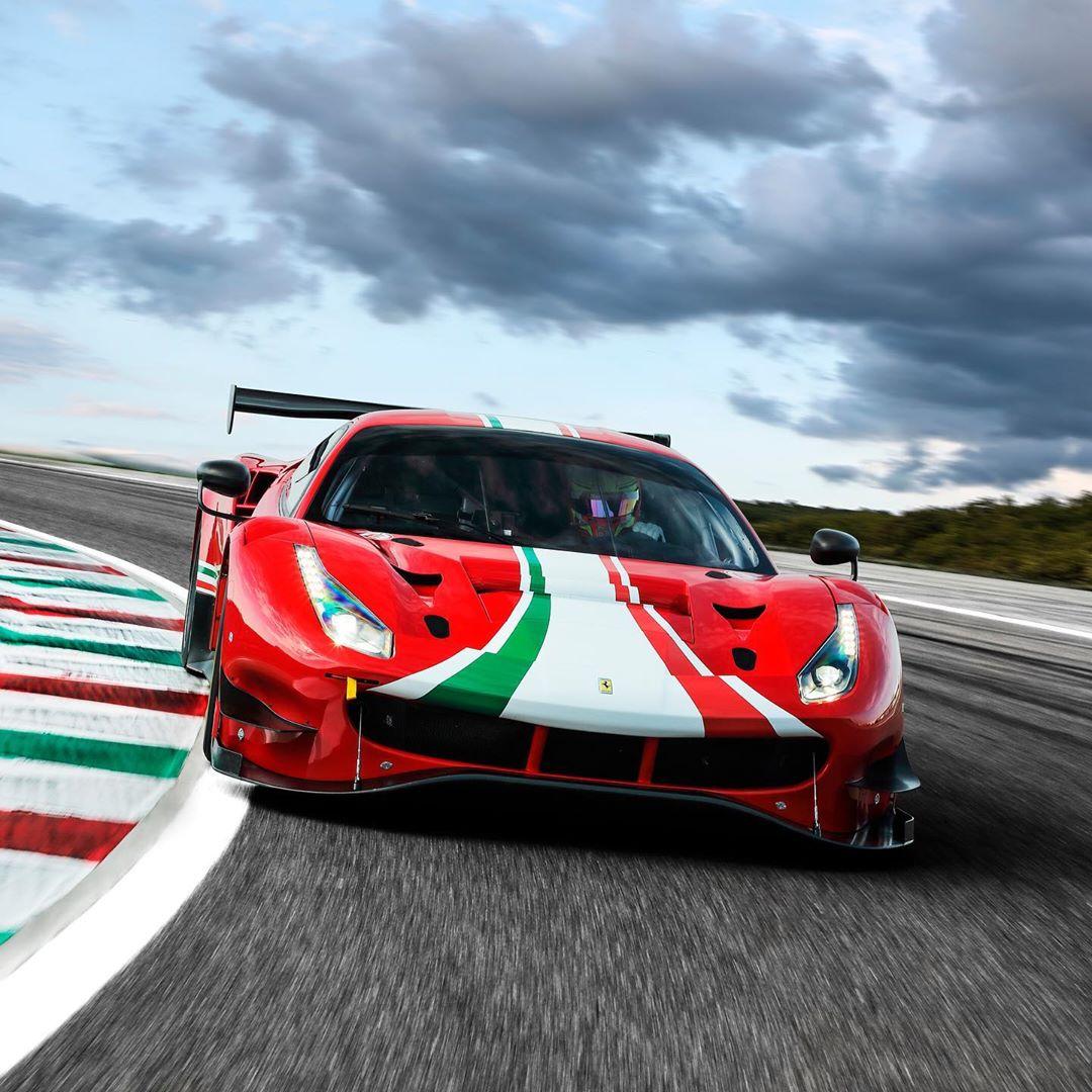 新款法拉利488gt3赛车发布