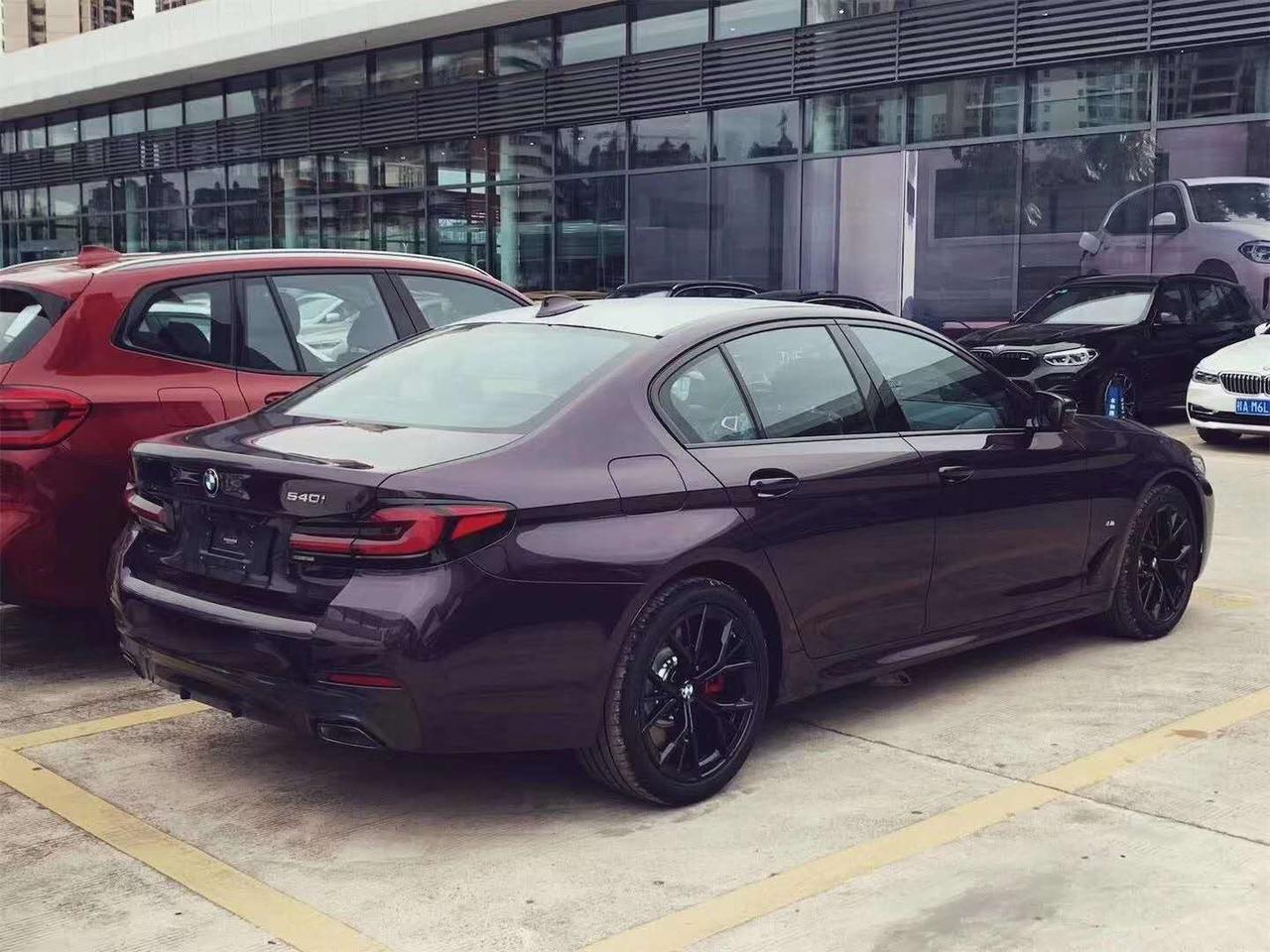 提21款宝马540i紫罗兰,车友们觉得紫色适合吗?耐看吗_懂车帝