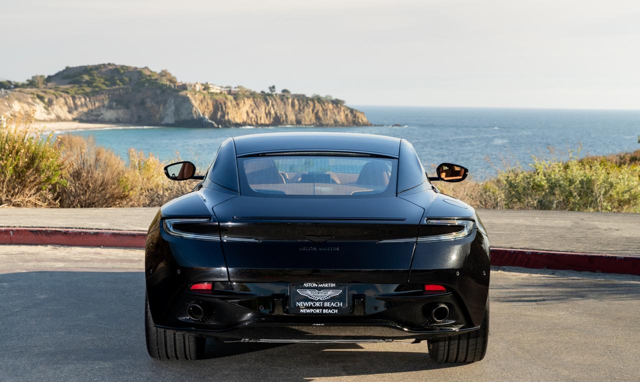 阿斯顿马丁db11amr