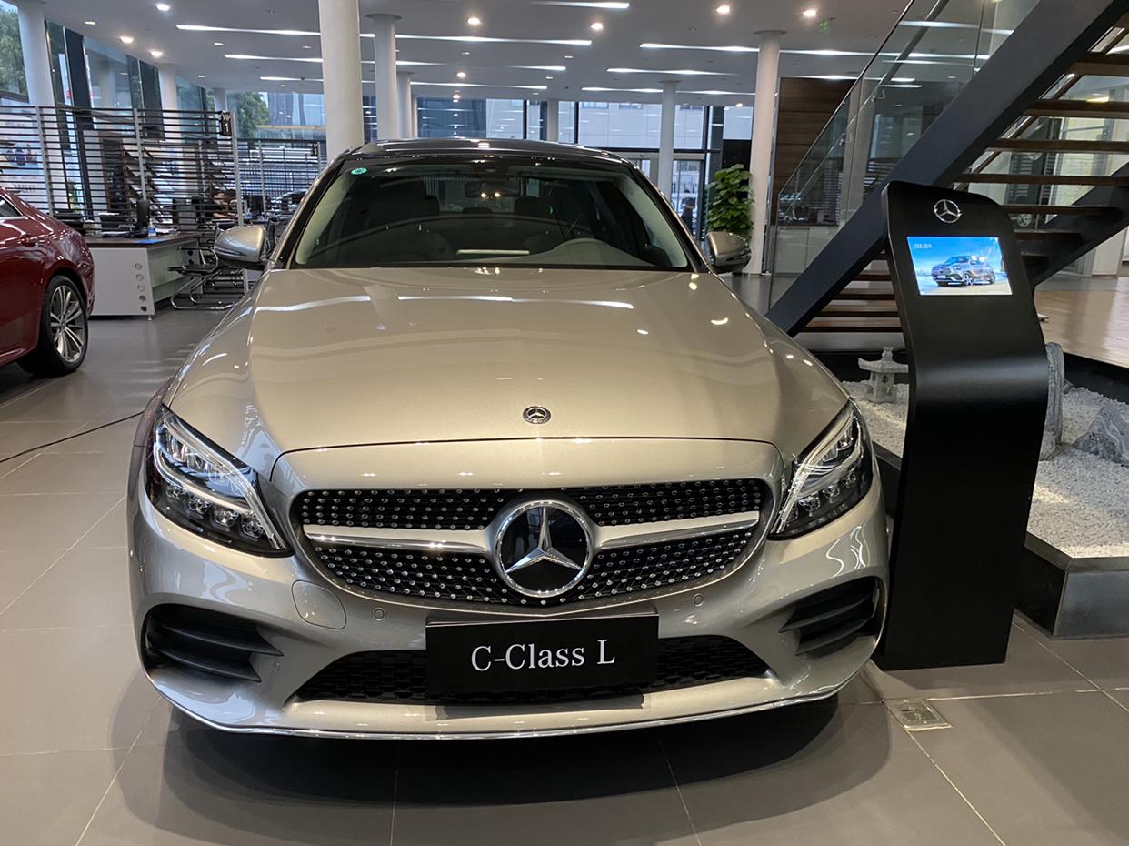 新款如火如荼的备受瞩目中,有没有爱这款老款皓沙银呢_奔驰c级车友圈