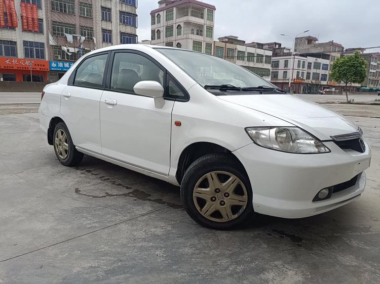 05年本田飞度自动档13没任何问题只要12800