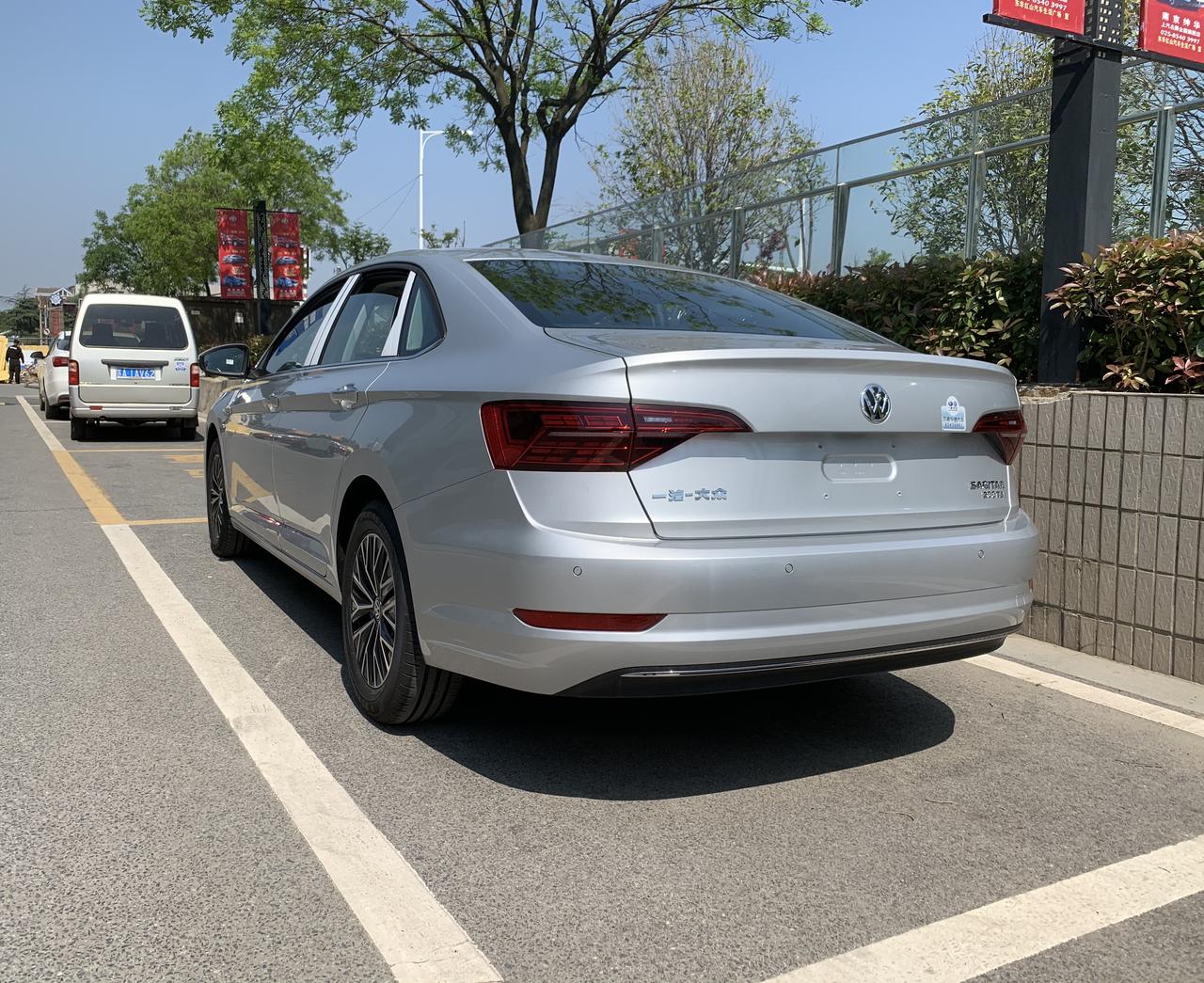 2t舒适提车啦,白色太多了,水晶银很漂亮_速腾车友圈_懂车帝