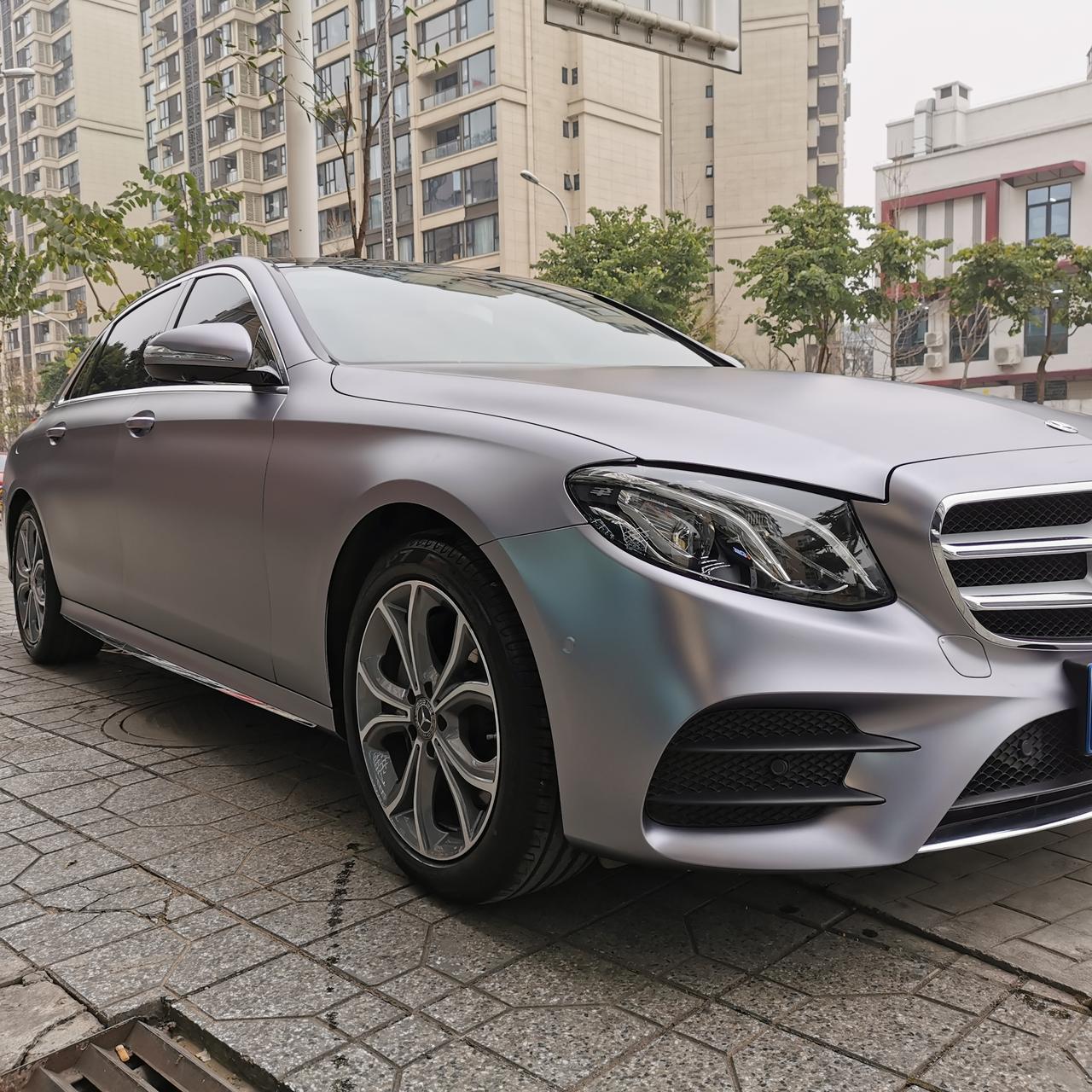 奔驰e300l车身改色贴膜电光钛灰