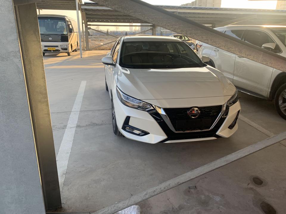 2021款14代轩逸奢享版原车带的氛围灯怎么打开啊,给销售也