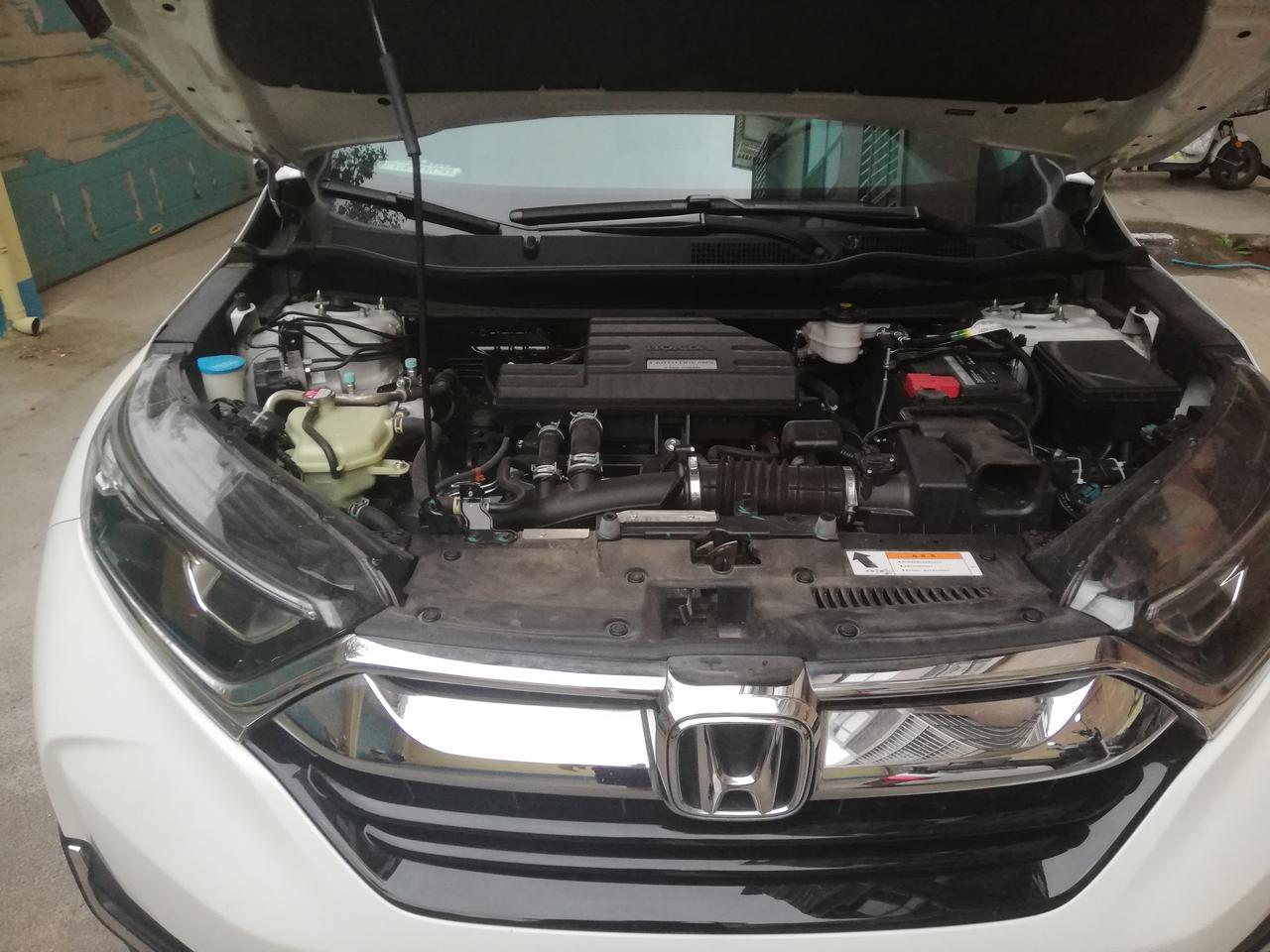 2020款东风本田crv每次打开引擎盖,看这个胶 就膈应