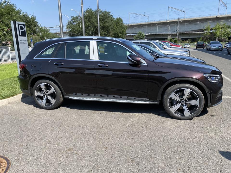 北京glc300l豪华红宝石黑,落地507398(裸车优惠5