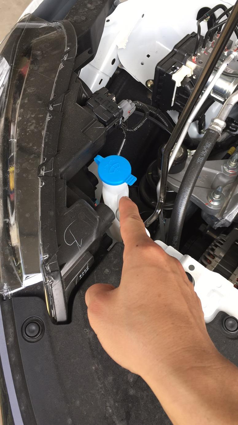 请问 这个是加玻璃水的吗 在线等 谢谢_本田xr-v车友圈_懂车帝