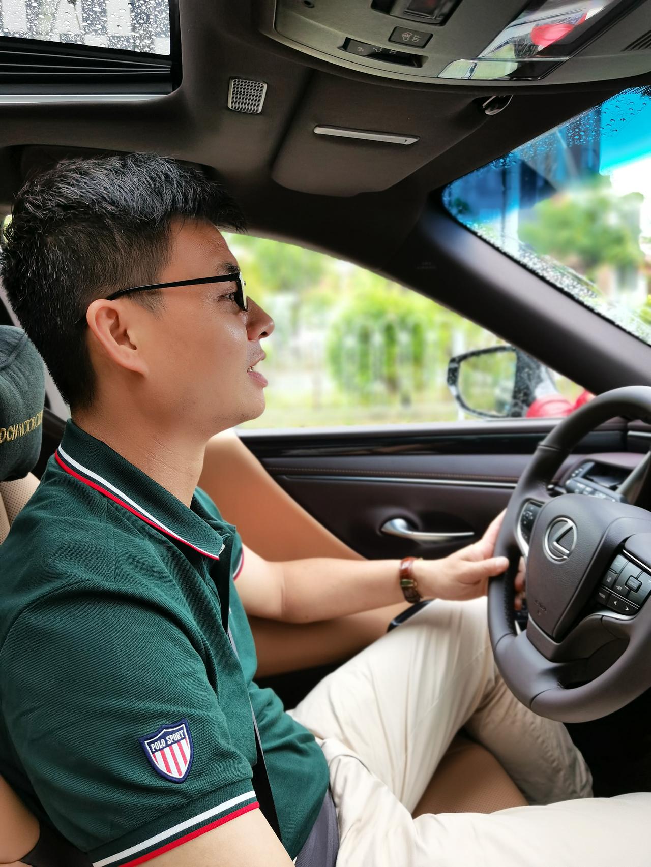 作者提到的车系:询底价最终狂想曲开车大腿还翘起来就知道这种人只要