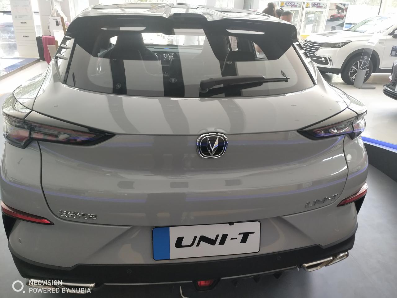 今天去看车了 水泥灰 我除了说帅还能干啥 上图吧_长安uni-t车友圈_懂