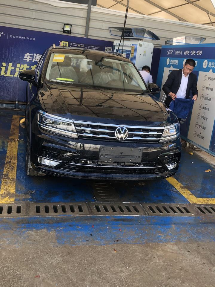 2021款途观lrline 运动套件包围的车身真的很漂亮,比