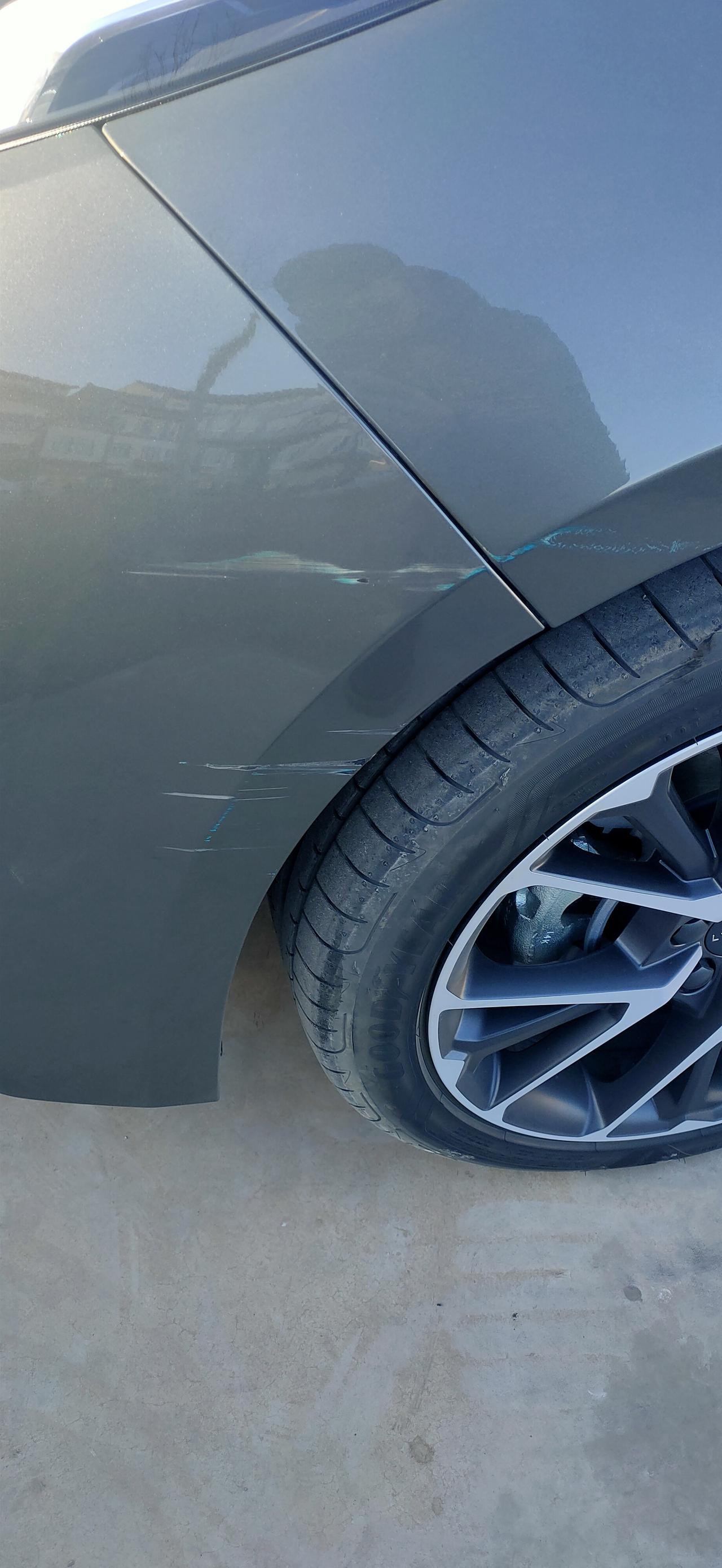 作者提到的车系:询底价尊贵的长沙保时克车主心疼sen