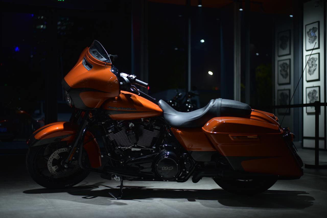 大道滑翔,就要双拼_摩托车_哈雷伟西_懂车帝