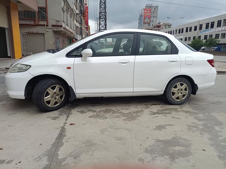 05年本田飞度自动档13没任何问题只要12800