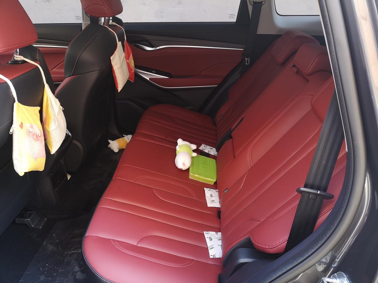 长安cs75plus的座舱,红色的内饰能激起你的驾驶欲望,环