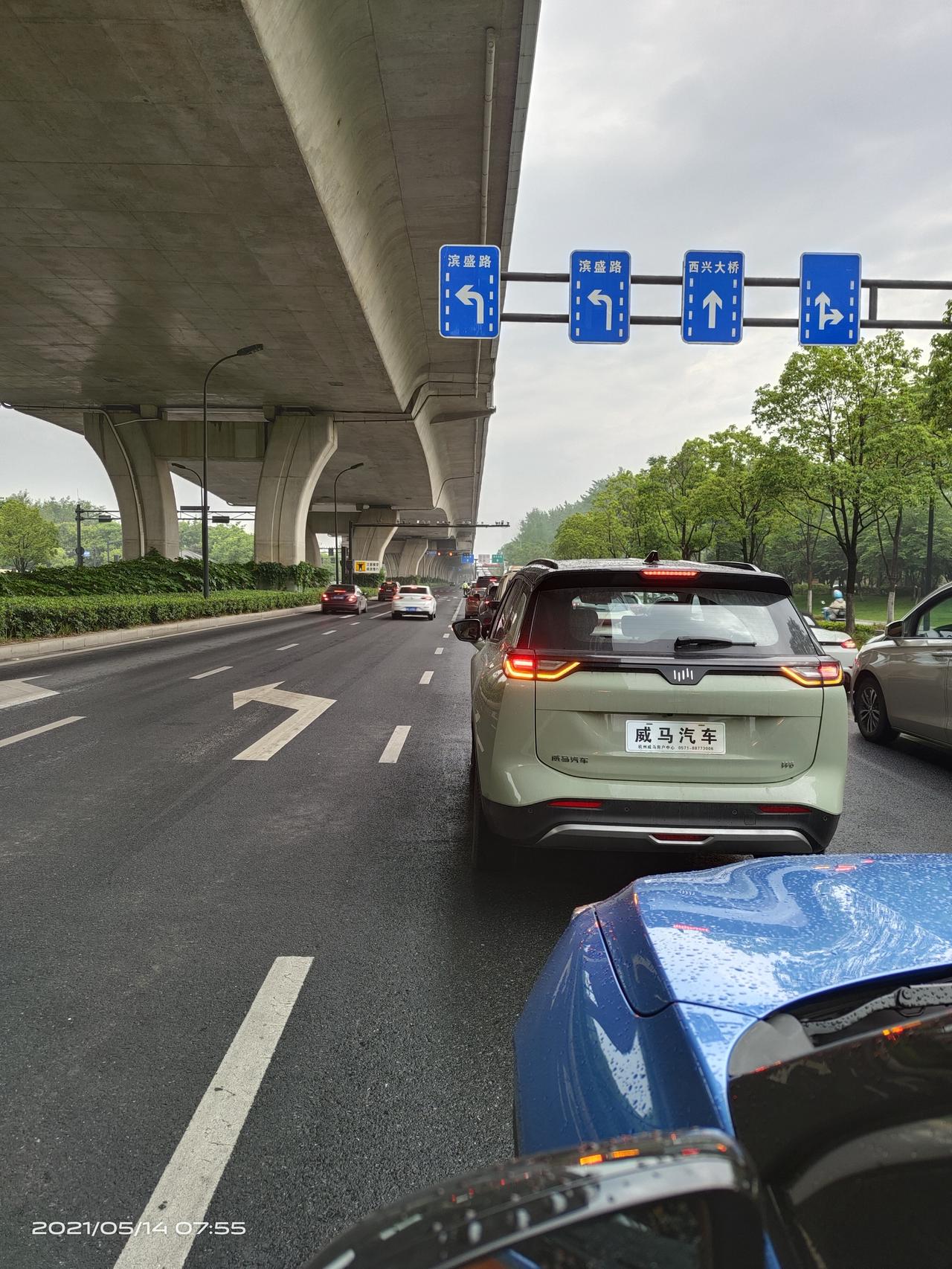 威马汽车是马路上一道亮丽的风景线