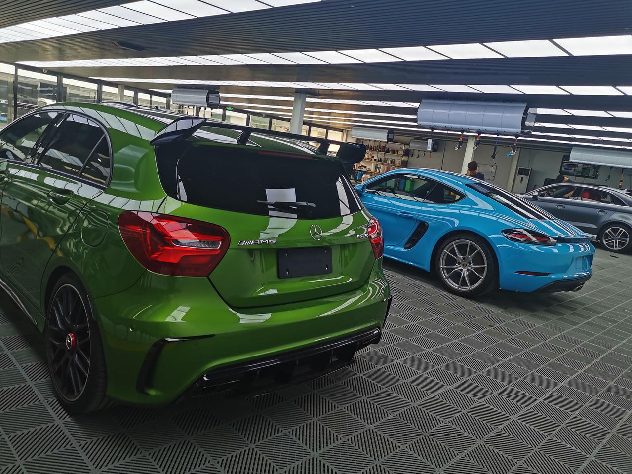 718的蓝和a45的绿!哪个更骚一些_保时捷718车友圈_懂车帝