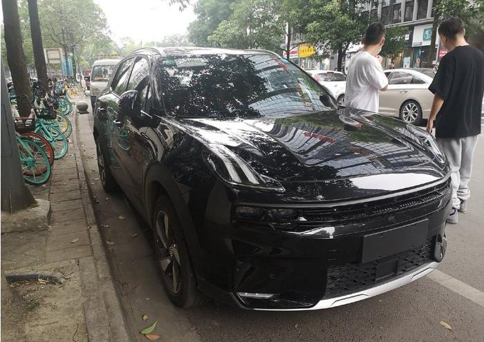 无伪装黑色领克06,体型很小,但依旧精致_领克06车友圈_懂车帝