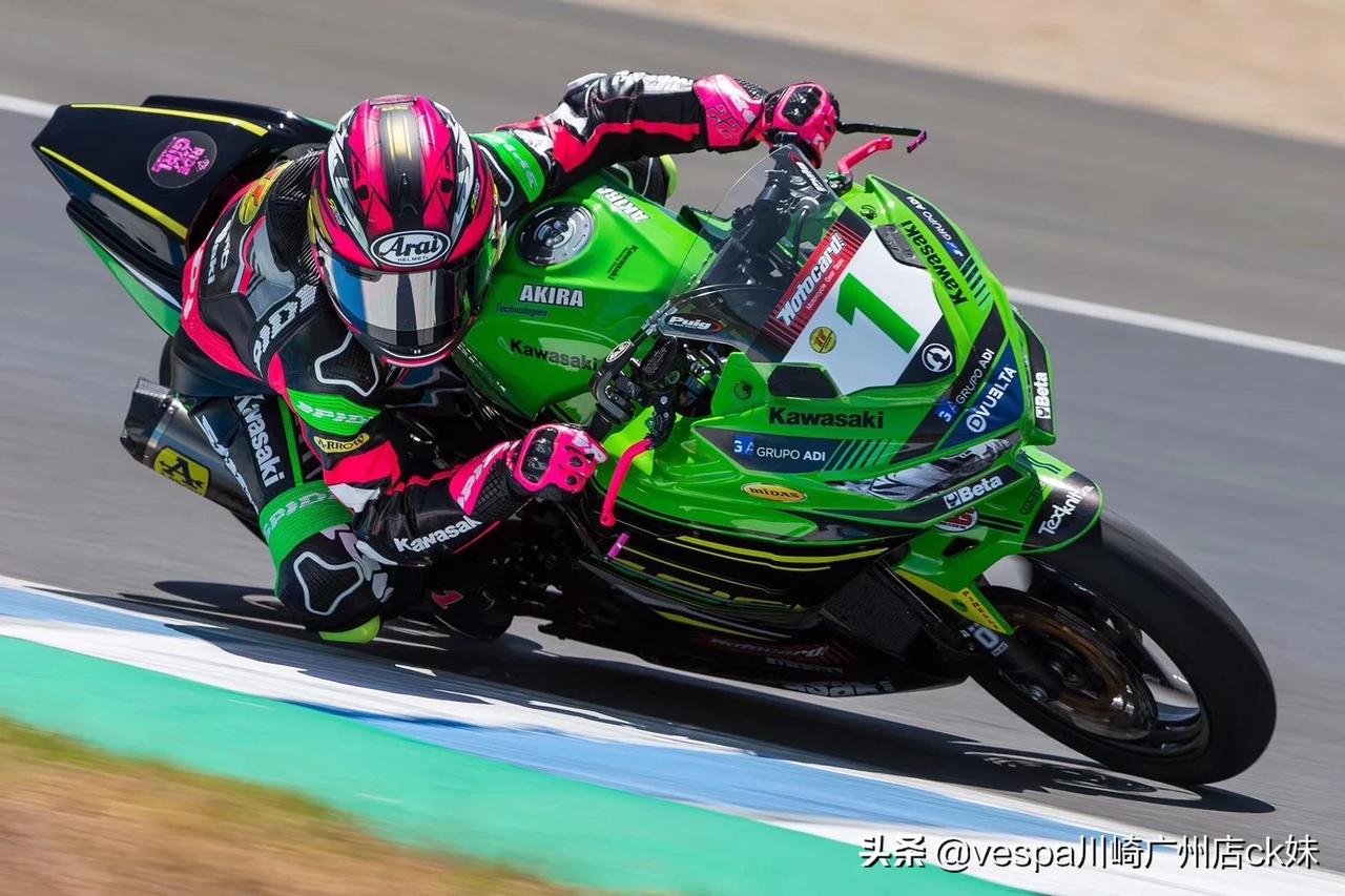 摩托车# #进口车#   目前男女骑士都大爱的火热车型川崎ninja400首付