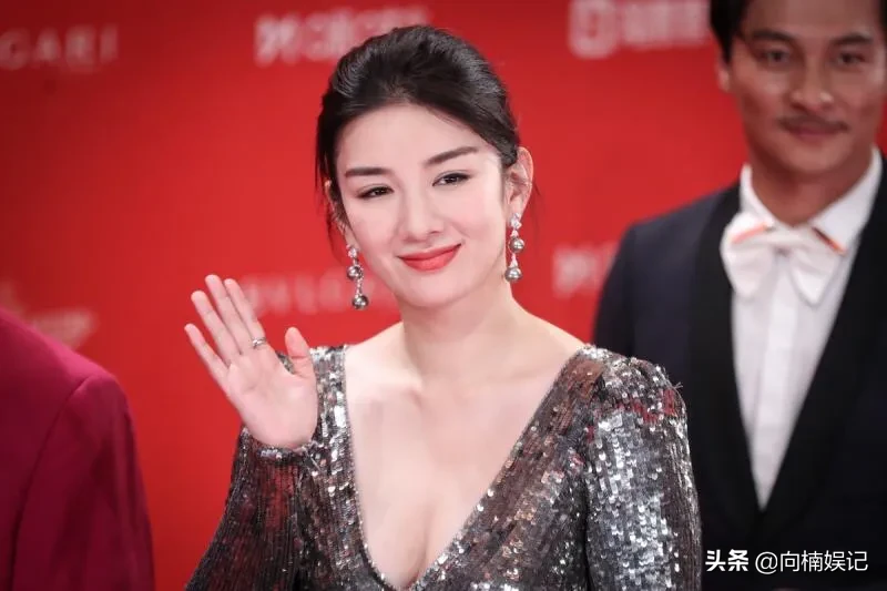 已经|黄奕称过去的人已经进去了 女人不能靠男人