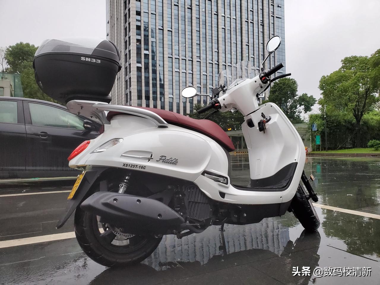 三阳飞度4##摩托车##踏板车#分享下三阳飞度4的细节和油