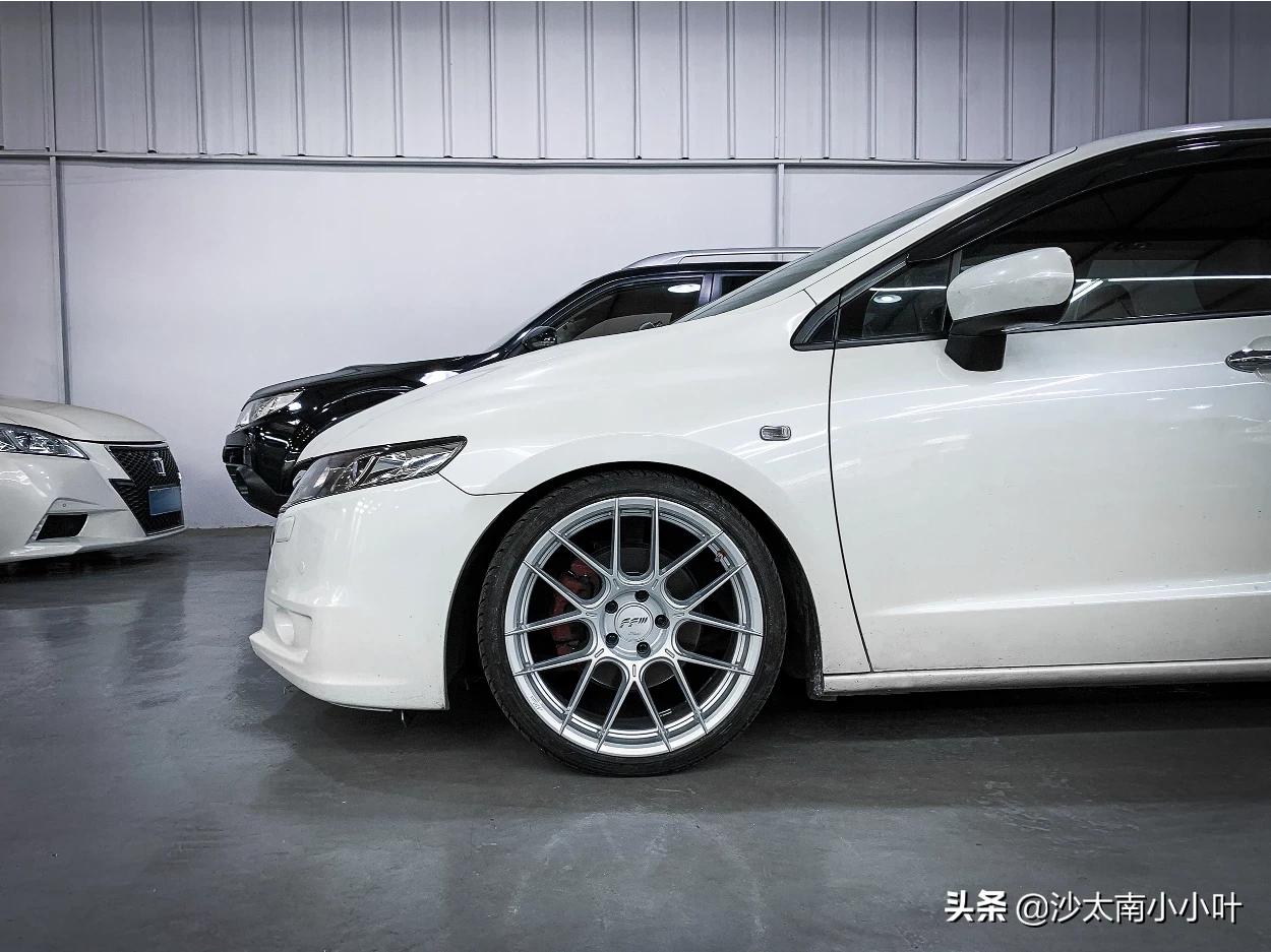 本田奥德赛升级19寸mmx旋压轮毂打造个性mpv