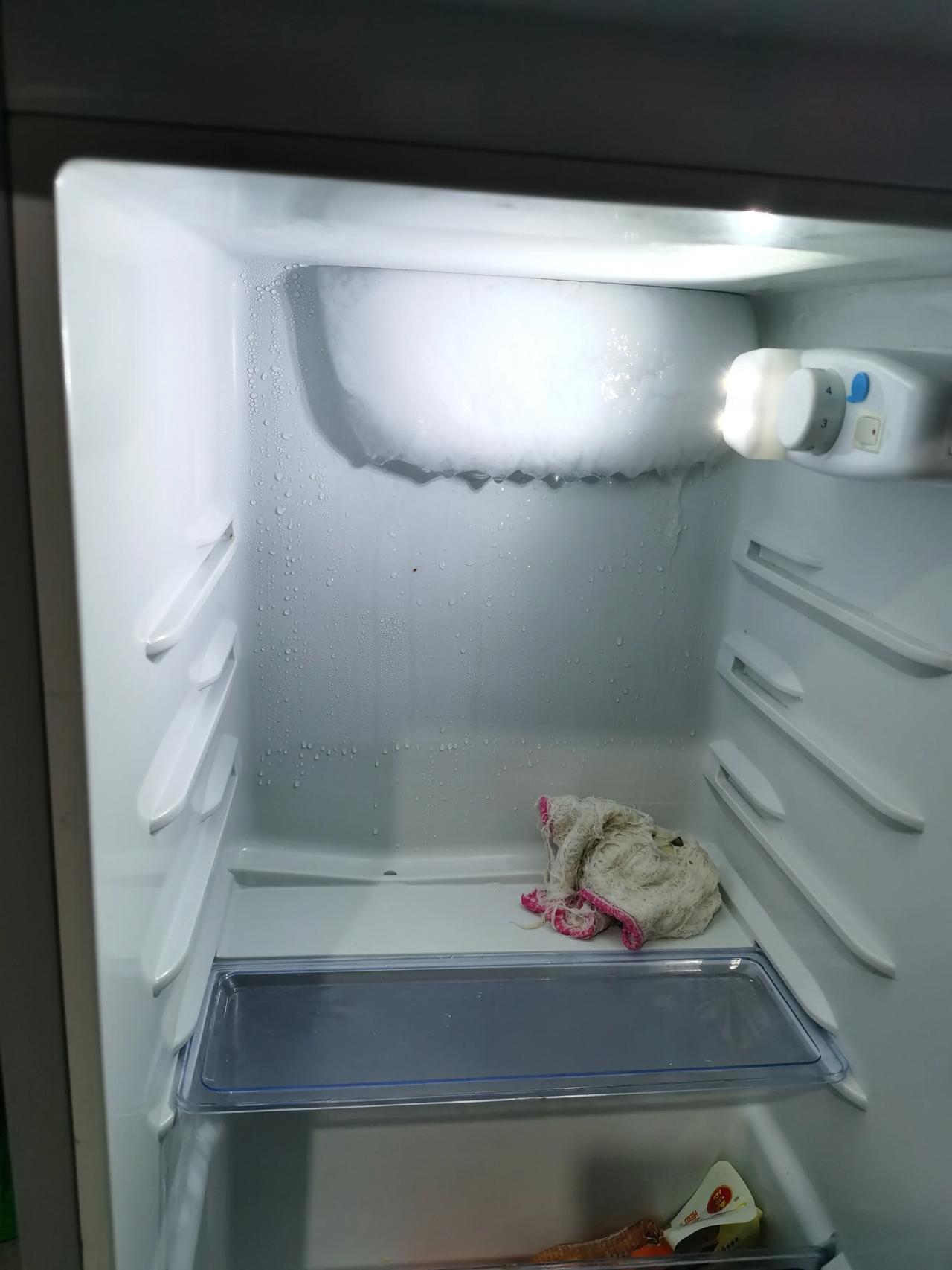 冰箱冷藏室结冰是怎么回事有知道的讲解一下