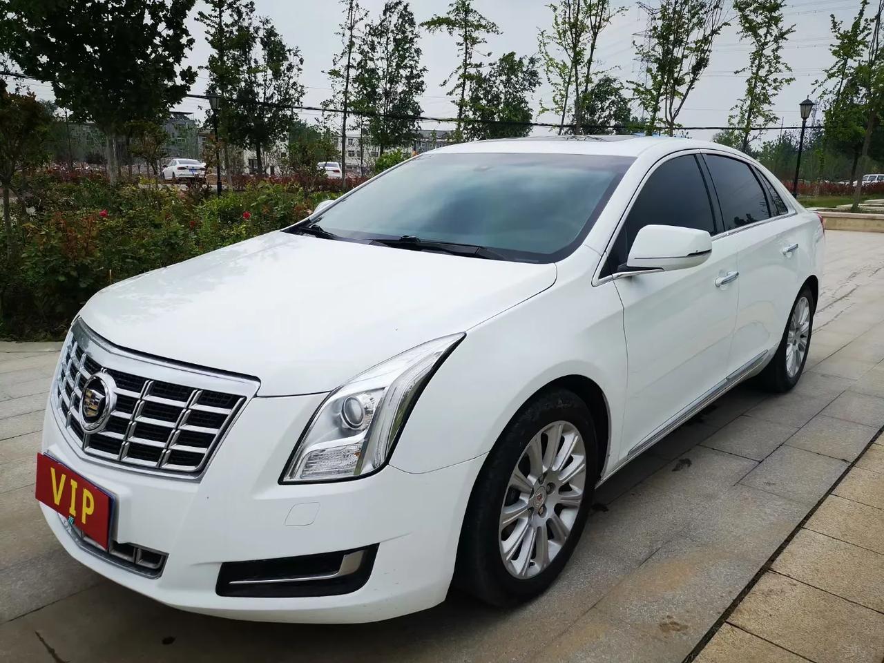 凯迪拉克xts13款典雅版新车价格3699上牌日期2013年11月排量20t颜色