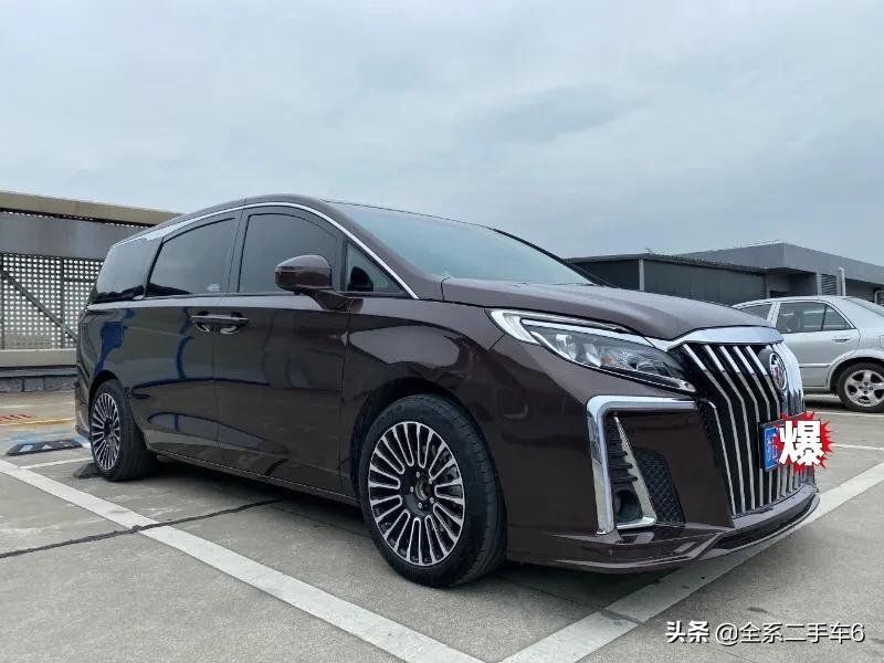 别克gl8雅典娜版售价:32万元上牌日期:2020年3