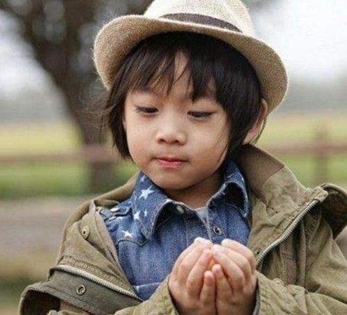 kimi身高离林志颖只差一个手机kimi真的长大了呀