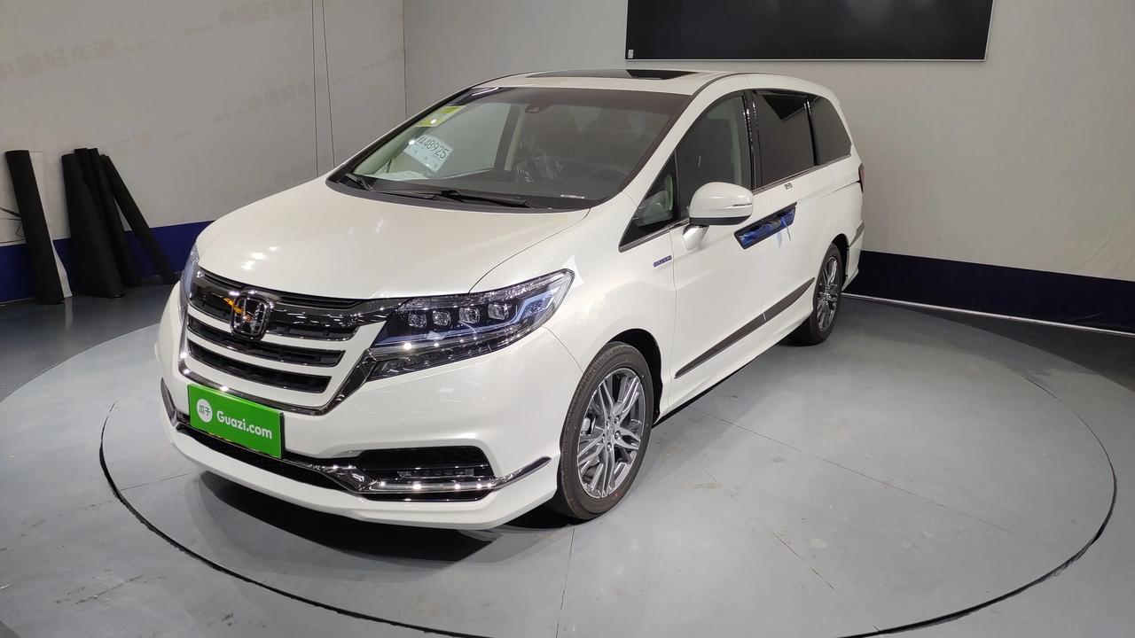 车辆名称2019款艾力绅20l混动豪华版上牌时间未上牌行驶里程001万公里