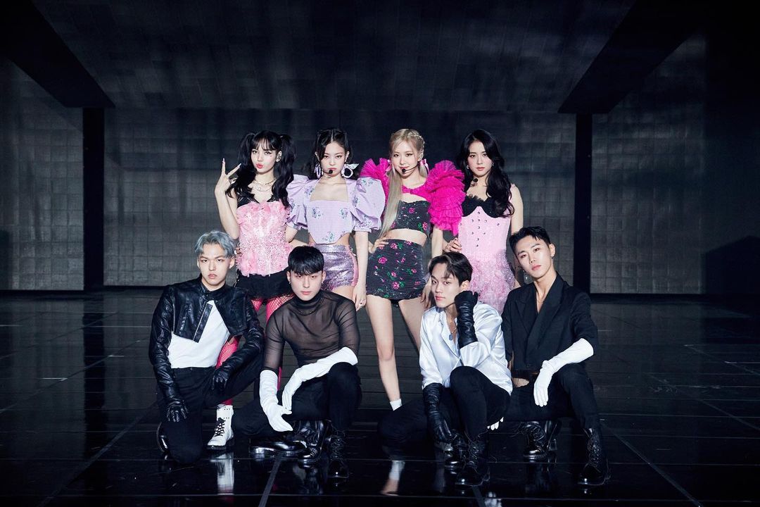 blackpink一直都十分用心在舞台表演的细节上,每一只mv都看得出来高