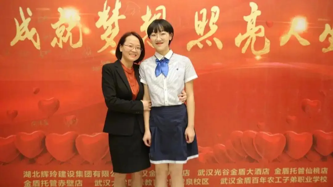 顶级学霸湖北高考理科状元唐楚玥725分,这么优秀几点原因