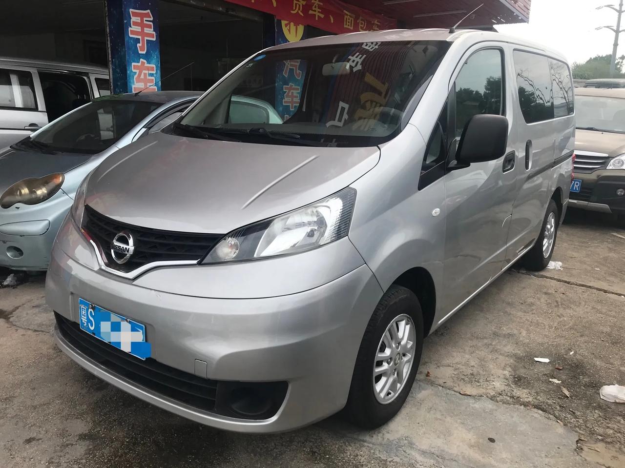 2015年7月日产nv20016手动挡