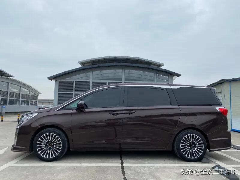 别克gl8雅典娜版售价:32万元上牌日期:2020年3