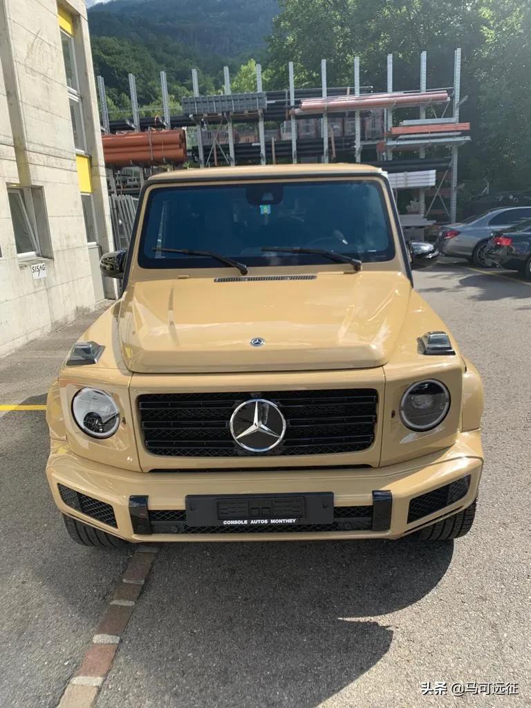 奔驰g500沙漠黄颜色国内少见,一台不一样的g.配置方面:a