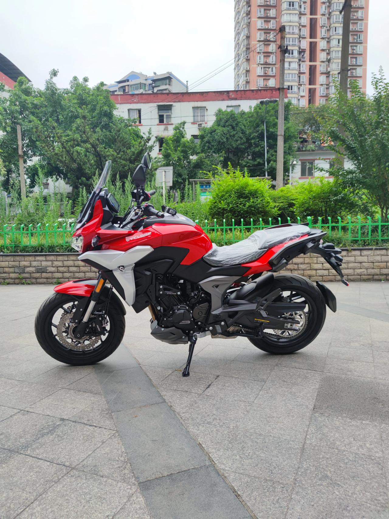 首发赛科龙rx6现货可以来体验机车