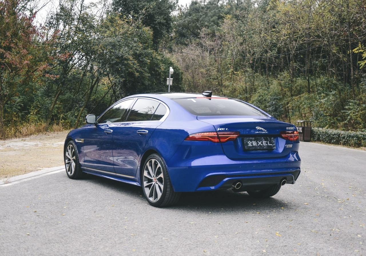 2020款捷豹xel,目前全系优惠在7万左右,最低配落地价格