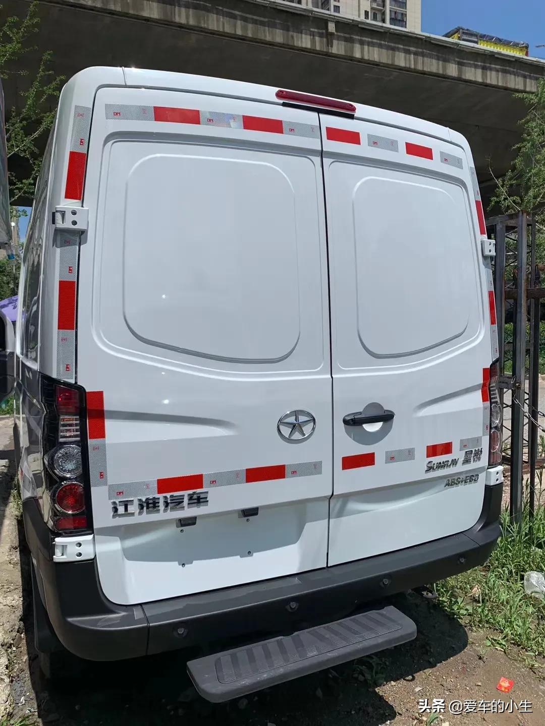 9t封闭厢式货车,20年出厂,国五排