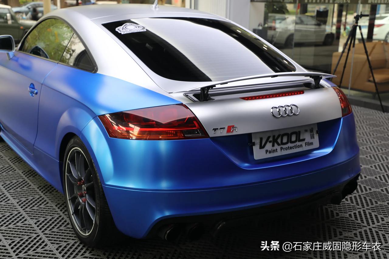 奥迪tt电光蓝水晶银双拼太漂亮了