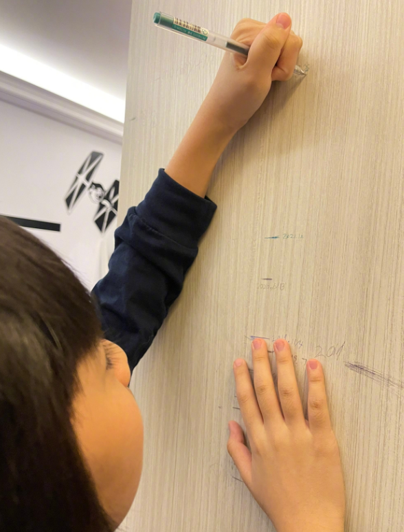 林志颖|Kimi身高离林志颖只差一个手机 Kimi真的长大了呀