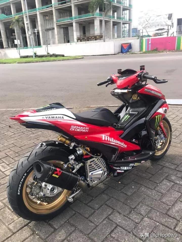 雅马哈nvx155赛道版真的好看可惜国内不上太喜欢这车了你们喜欢吗