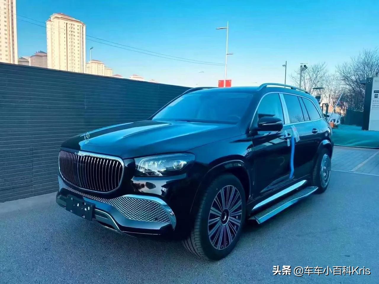 奔驰迈巴赫gls600礼尚版这应该是唯一一款立标suv车型啦吧