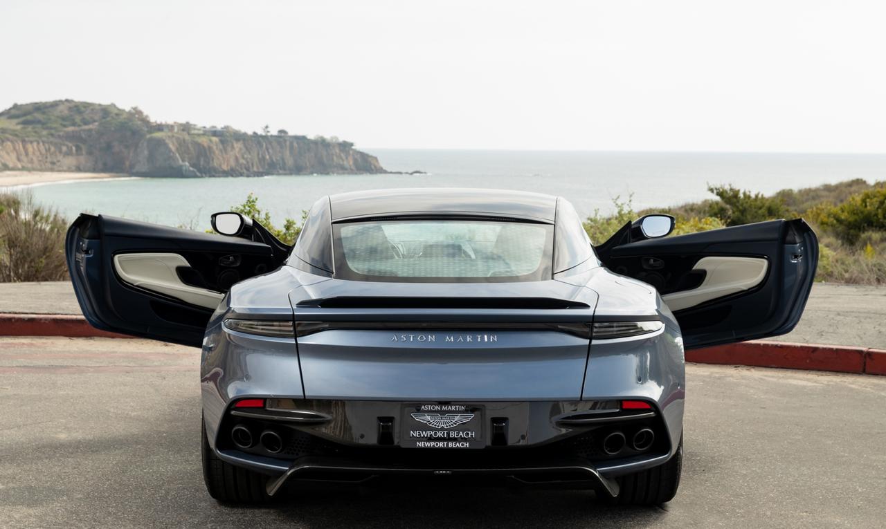 aston martin dbs superleggera