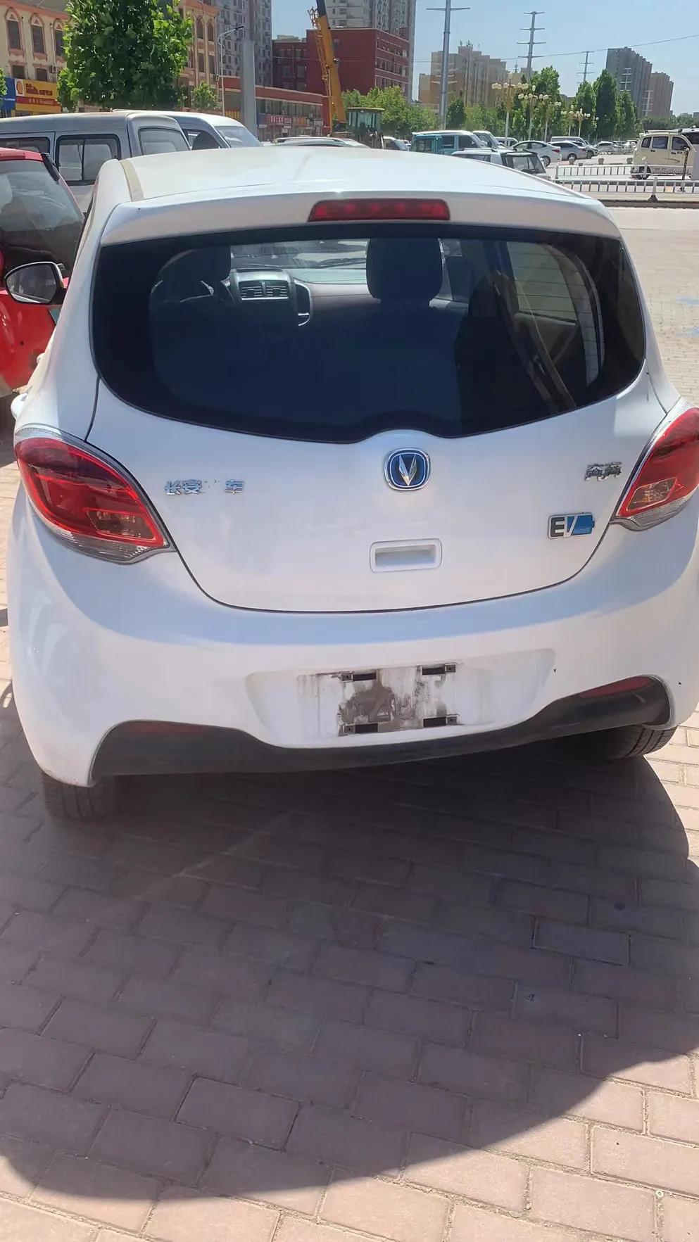 长安奔奔ev换壳奔奔当年上市价格大十几万现在只要个零头