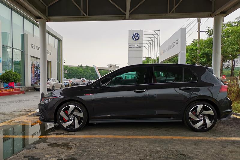 八代高尔夫gti到店盲订1万元9月提车预计售价会在2530万元区间还会