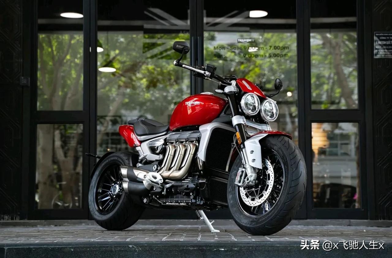 英伦凯旋triumph rocket 3 火箭3 三缸 排量
