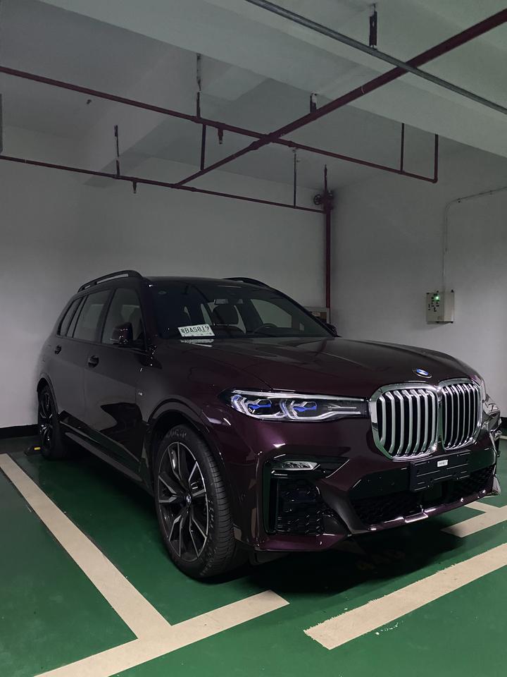 宝马x7 2021款尊享运动 紫水晶色选车没纠结,想买辆大