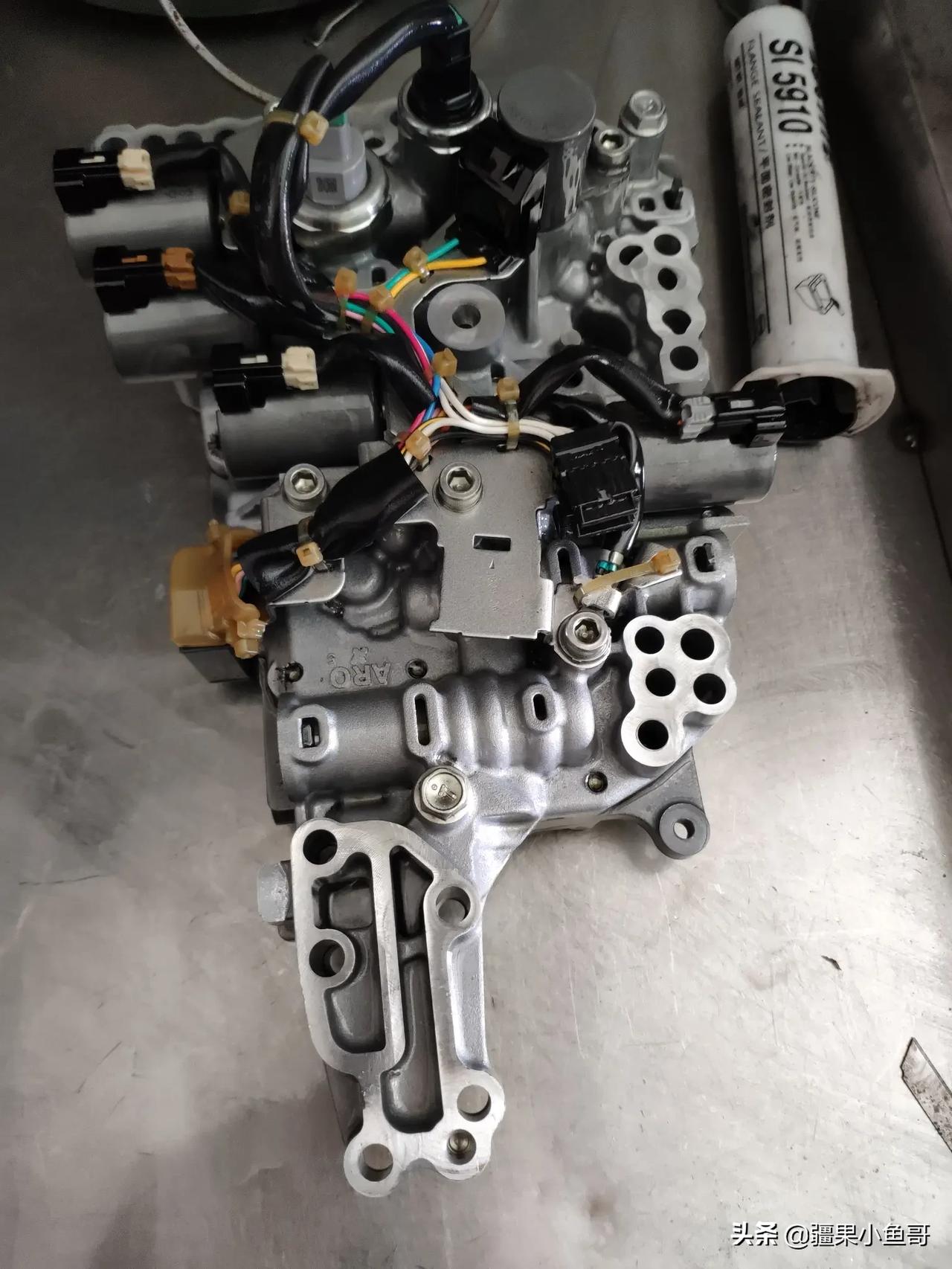 使用起来经济省油,各方面表现不错,但是一个星期前出现问题了变速箱